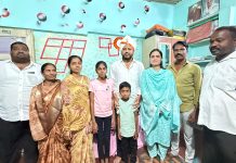 राजकीय मतभेद विसरून विकासासाठी एकत्र येण्याचा संदेश; डॉ. सुजय विखे पाटलांची डॉ. कल्याणी आरणे यांच्या घरी सदिच्छा भेट