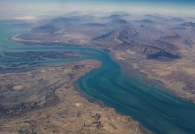 मध्य पूर्व पुन्हा काठावर: होर्मुझच्या सामुद्रधुनीमध्ये दोन जहाजांवर हल्ला