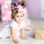 10 सुंदर लहान मुलींची नावे ज्याचा अर्थ कृपा आणि अभिजात आहे