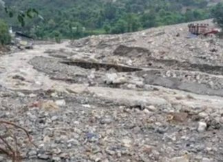 J&K च्या रियासीमध्ये ढगफुटी, फ्लॅश फ्लडमुळे घरांचे नुकसान
