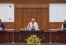 PM मोदींनी EAC बैठकीची अध्यक्षता केली, जागतिक गोंधळाच्या दरम्यान भारताच्या आर्थिक विकासाला चालना देण्यासाठी उपाययोजनांवर चर्चा केली